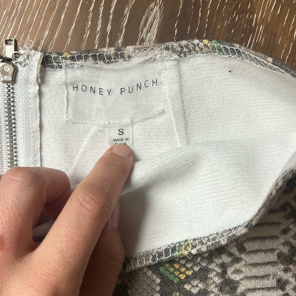 Asos faux snakeskin mini skirt - Picture 2 of 4